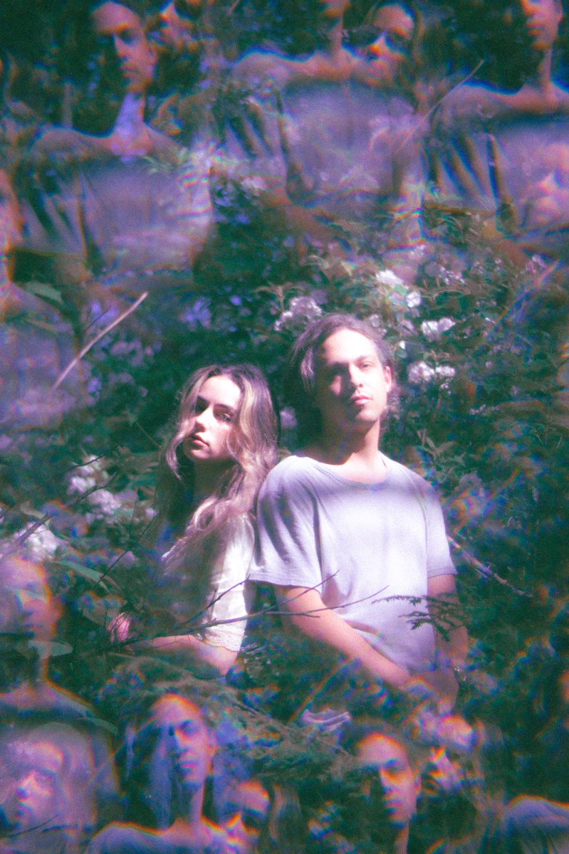 nothing’s guaranteed to last another night 🌿

📷: Laura Pannone