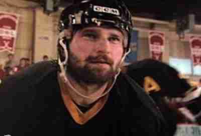 HennTracy's tweet photo. Pat Maroon or Carl Racki, separated at birth. @spittinchiclets @RearAdBsBlog https://t.co/ruVbfOVdPq