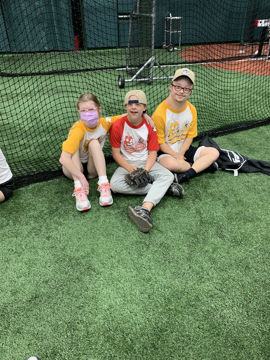 DSAA_NE's tweet photo. It is always good to hang out with friends. #HomersHeroes https://t.co/BU9Xmb4NGo