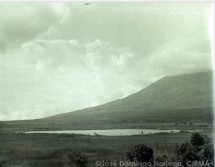 ronyveliz692's tweet photo. Laguna Quincilapa, la finca en los alrededores de @LaAntiguaGt
1900 1950
San Pedro El Panorama, camino a Ciudad Vieja.
#CIRMA https://t.co/rq1iazuqgg