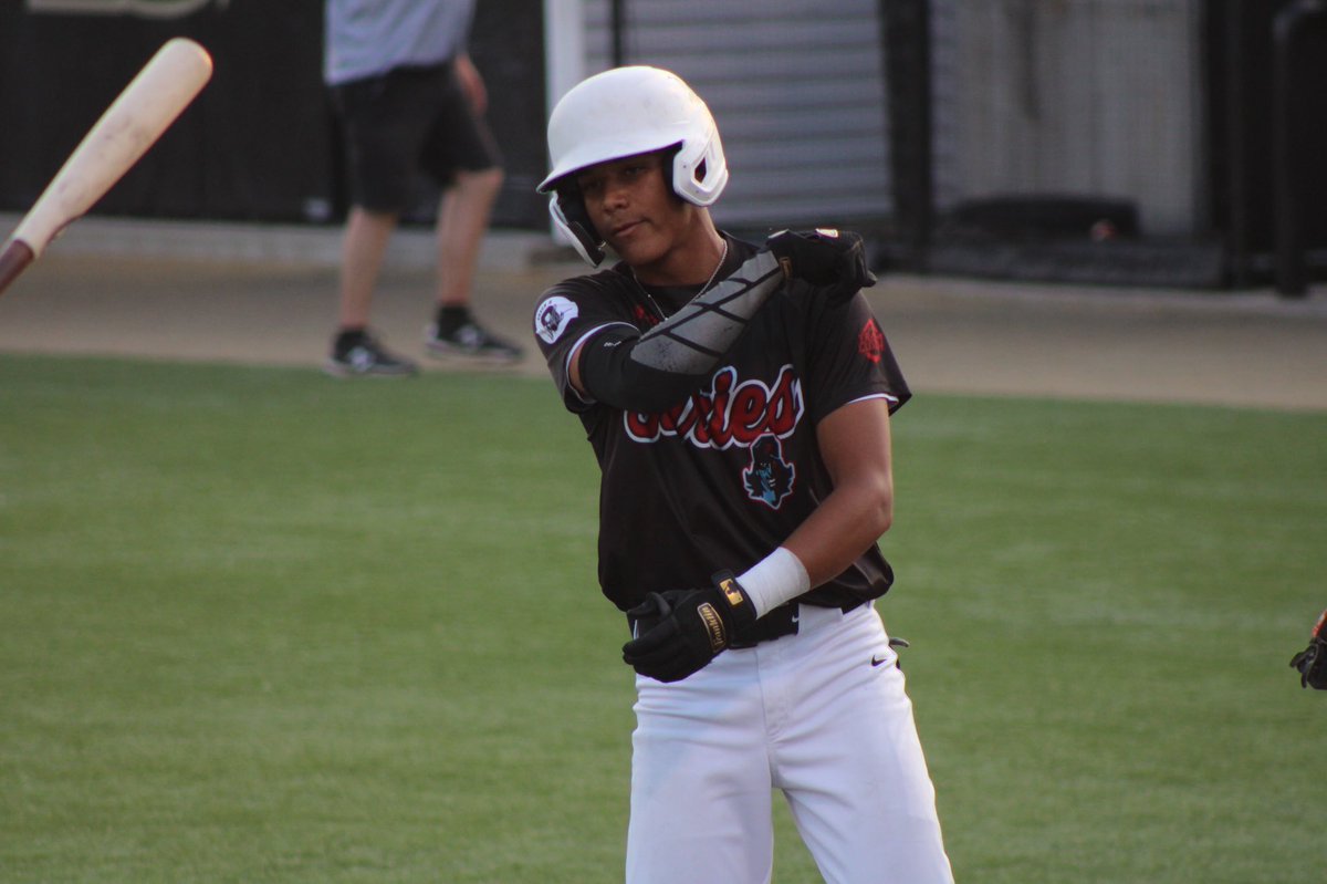 ILSteelBaseball's tweet photo. Top 17U STEEL Offensive Performers from @Play9Sports STL Gateway Invite

All #Uncommitted 2022
@Masonporter777 .500 avg 1.250 OPS 3RBIs SB
@WoolleyDrew .500 avg 1.405 OPS 3B 3RBIs 2SBs
@jr_wandel 3RBIs 2B
@Carson_Davis7 .333 avg 2B RBI 3R SB https://t.co/eoCxjm2yrw