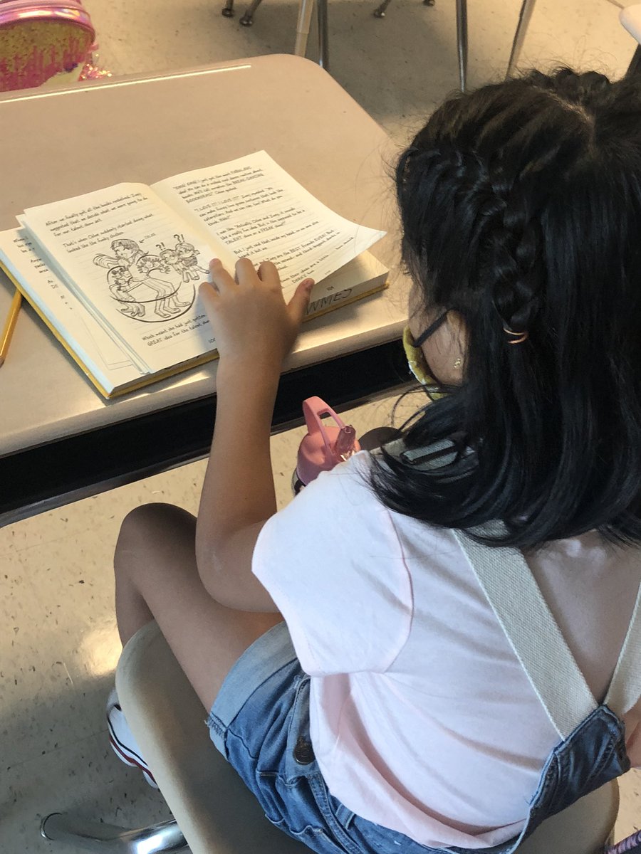 MTringone's tweet image. It was so refreshing to see our scholars with real books in their hands today! #Growingreaders  #WMESWolves