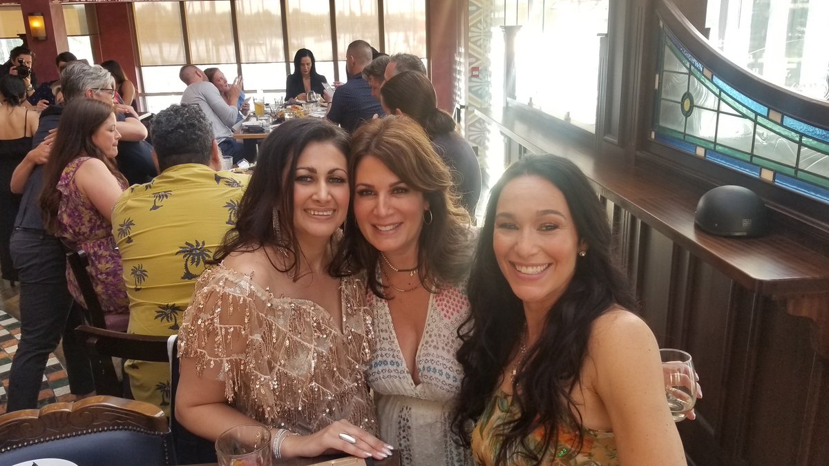 Nicole Oliver tweet media