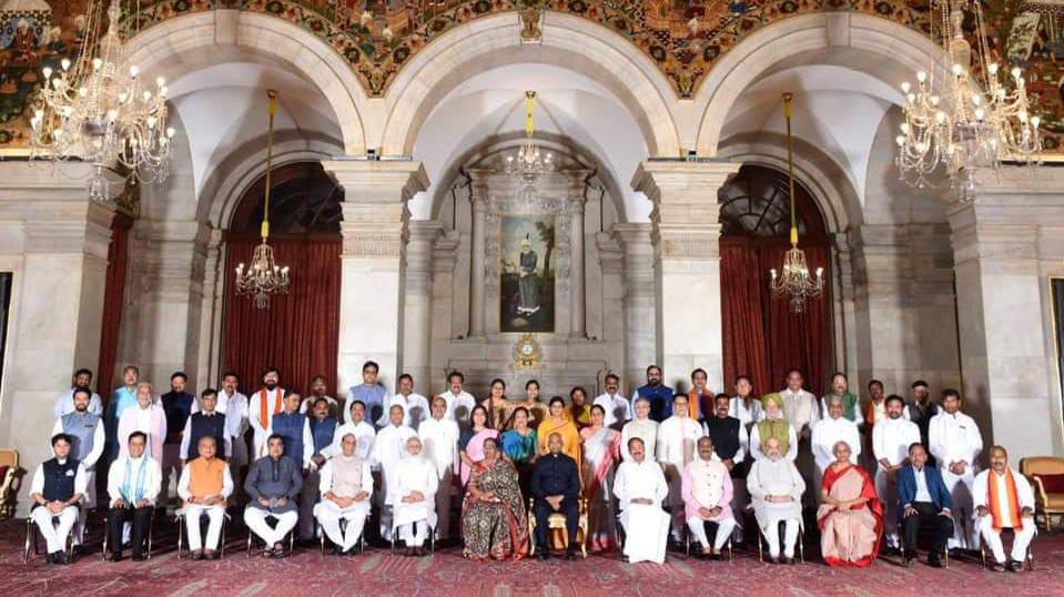 Akanksh00262285's tweet photo. #ModiCabinetExpansion #modicabinet2 #narendramodigovernment #PictureOfTheDay #Agra #ThursdayThoughts https://t.co/AjHeGAOKbU