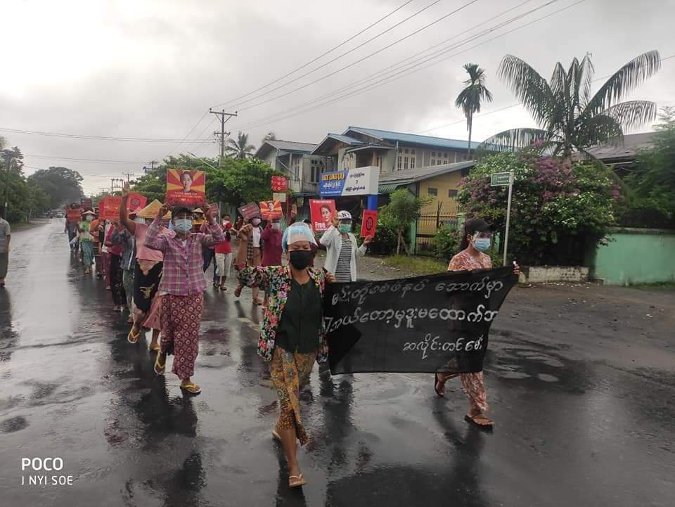 LeeDam_3's tweet photo. Despite the virus spreading across the Country, people in #Kale Tsp continued their protest march for Democracy. 
#StopTorture
#July8Coup
#WhatsHappeningInMyanmar https://t.co/DU7DLW2fxY