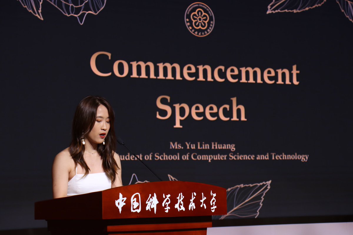 The #graduation party “Forever USTCer” for 2021 graduates was held on June 25th. 
#Classof2021, no matter what difficulties you will face in the new journey after graduation, remember that you are always USTCers. #USTC will always stand behind you and welcome you back! #中科大