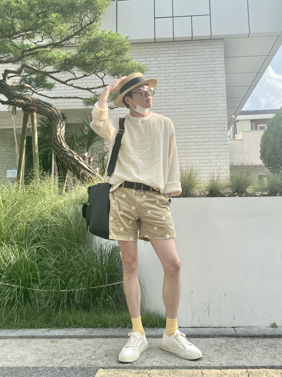 official_yoon_'s tweet photo. 오늘도 좋은 하루 되셔요😊 https://t.co/Jea1AYipWv