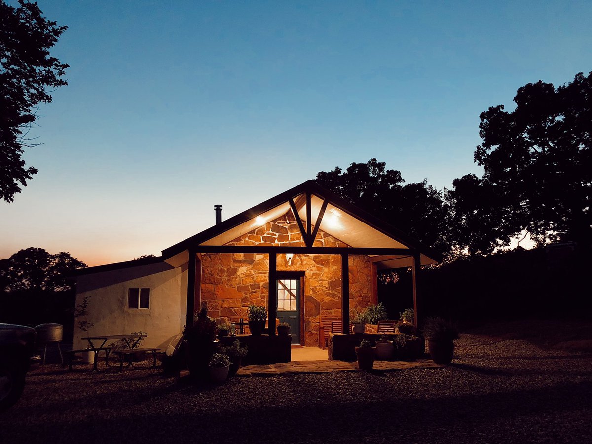 prairie_queen_'s tweet photo. Dats a cute house ✨ https://t.co/Shy5rGUTYi