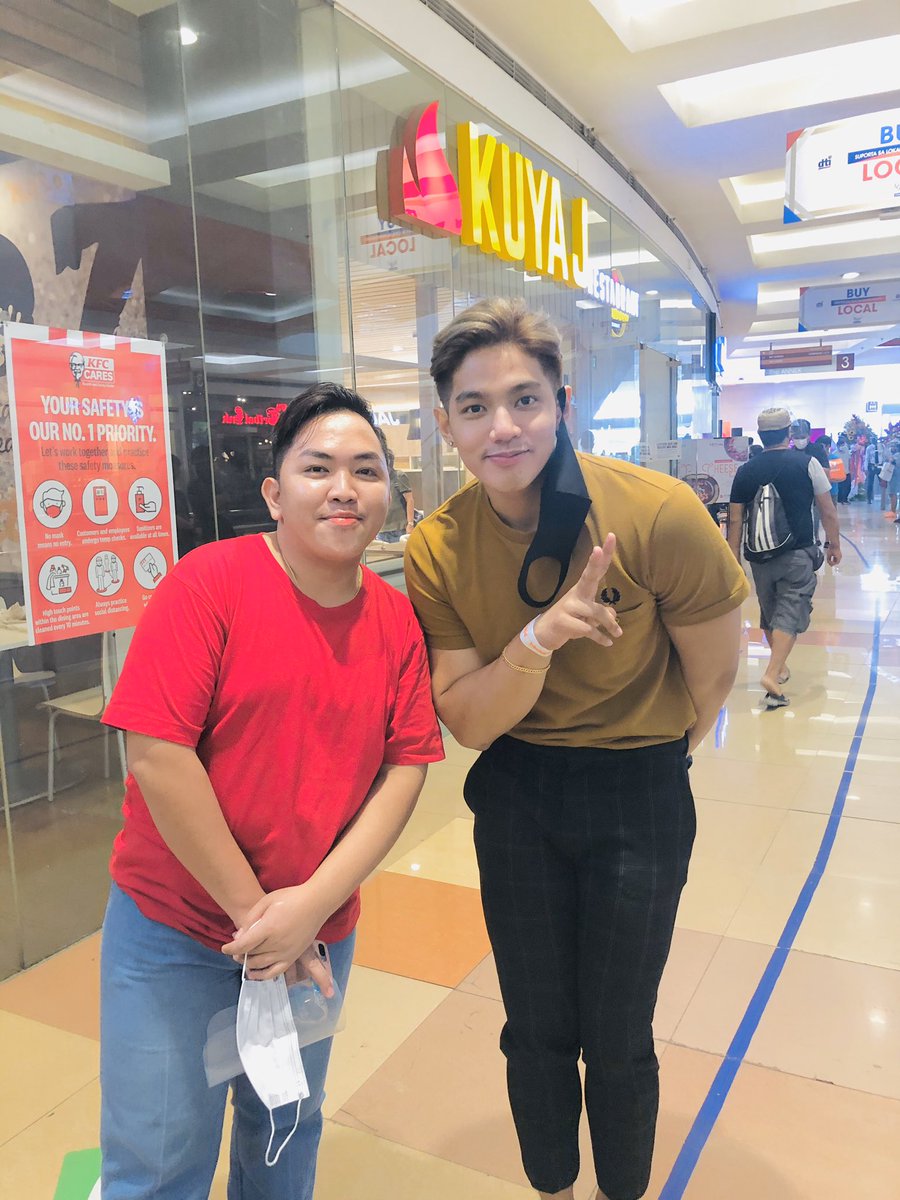 Rons_Angel2021's tweet photo. Popeyes Sm North Grand Opening ❤️ Power Support To Our king @MartinR2a 💯 #RonsAngelOfficial 🔥 #OneBigLoveForRon 🙌🏻 https://t.co/Jb5N3WllSN
