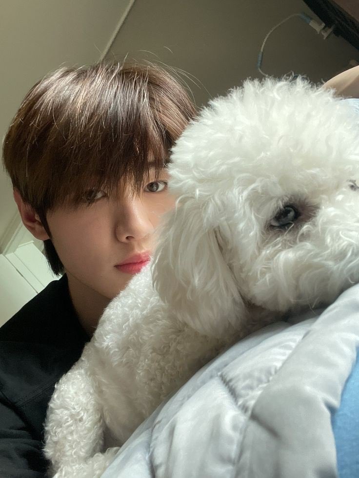 hoonie_08's tweet photo. Happy birthday, gaeul!!π₯³ Thank you for being a wonderful buddy to hoon and hope have a paw-some birthday!! I love you and the boy with you in picture aksksπ₯°π #gaeulday #gaeul #SUNGHOON #engene #enhyphen #HappyGaeulDay @ENHYPEN_members https://t.co/YkxzBmG8WG