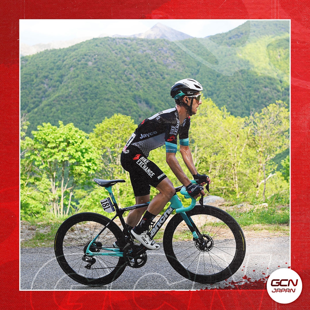 Gcn Japan ロードレース用語紹介 No 4 ダンシング 立ち漕ぎを意味する和製英語で 英語では Out Of Saddle と表現する 長い登坂でダンシングを織り交ぜると全身の筋肉を効率的に使えるとされる サイモン イェーツはダンシングを多用する選手のひとり Gcn Japan ロードレース用語紹介 No 4 ダンシング 立ち漕ぎを意味する和製英語で 英語では Out Of Saddle と表現する 長い登坂でダンシングを織り交ぜると全身の筋肉を効率的に使えるとされる サイモン イェーツはダンシングを多用する選手のひとり