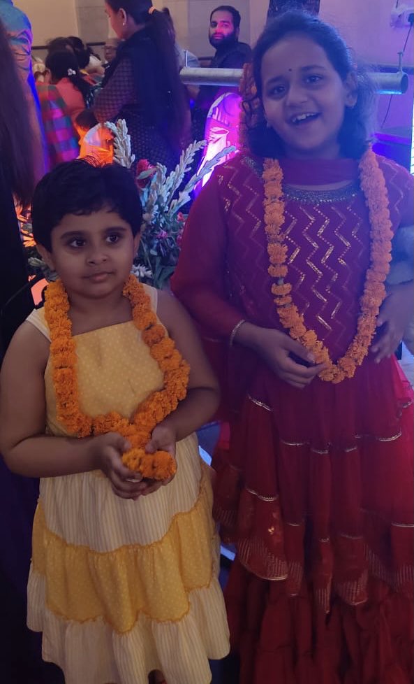 uditprakash's tweet photo. लाल गेंदा फूल!!! #proudfather #appleofeye #gendaphool https://t.co/r87ZyTIycu