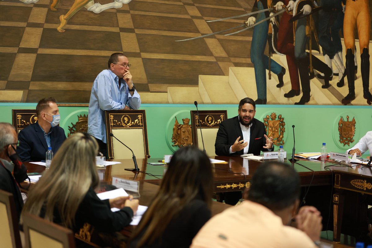 nicmaduroguerra's tweet photo. La Asamblea Nacional no descansa, estamos construyendo el andamiaje jurídico de la nueva economía. Hoy, desde la Comisión de Economía, Finanzas y Desarrollo Nacional, avanzamos en la discusión de la Ley de Nuevos Emprendimientos para proteger y garantizar la inversión en el país. https://t.co/a6XSUszWMV