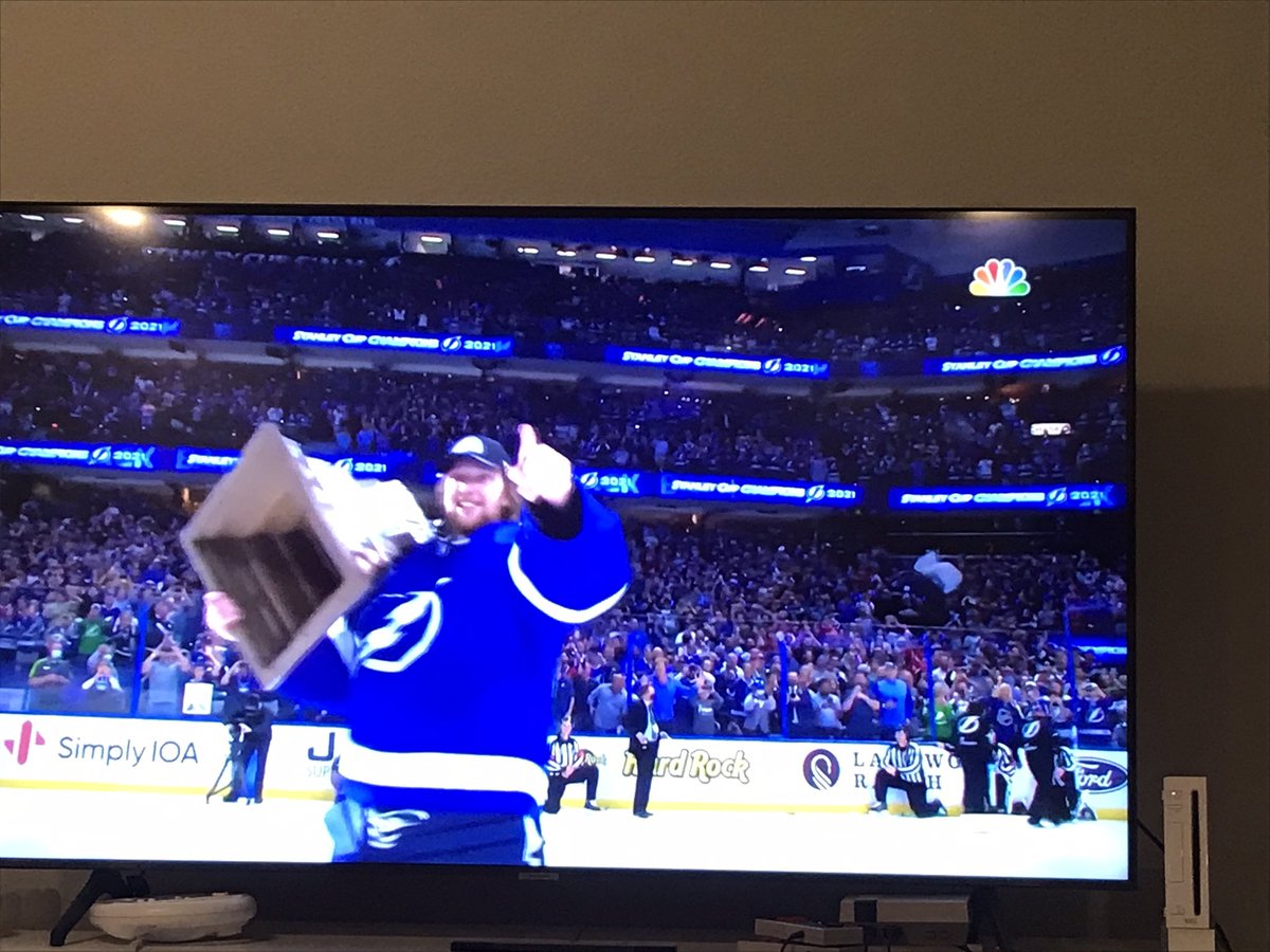 MollyIsCold's tweet photo. “Could I BE wearing any more clothes?” #StanleyCup @ErikRGamborg https://t.co/xUQaO8btK5