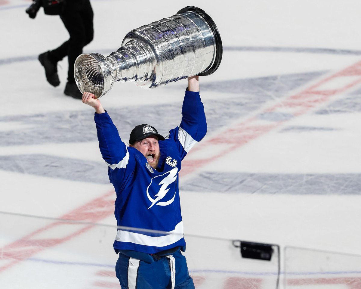 NHL tweet media