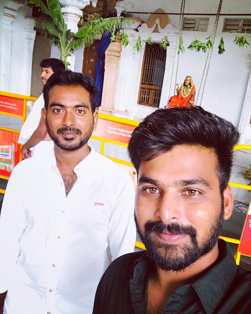 kothuru_pradeep's tweet photo. ಗುರುರಾಯರ ದರ್ಶನ ಓಂ ಶ್ರೀ ರಾಘವೇಂದ್ರಾಯ ನಮಃ 🙏 #srsmatha #raghavendraswamy #mantralayam #lordshiva #bellary #kurugodu #kallukamba #hospet #gururayaru https://t.co/RyPCVLAnFC
