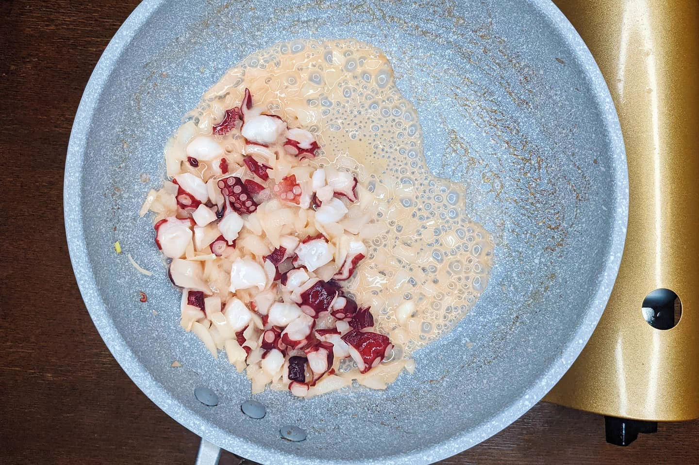 フライパンひとつで作れちゃうからお手軽！簡単なのに美味しい、たこ飯レシピ！