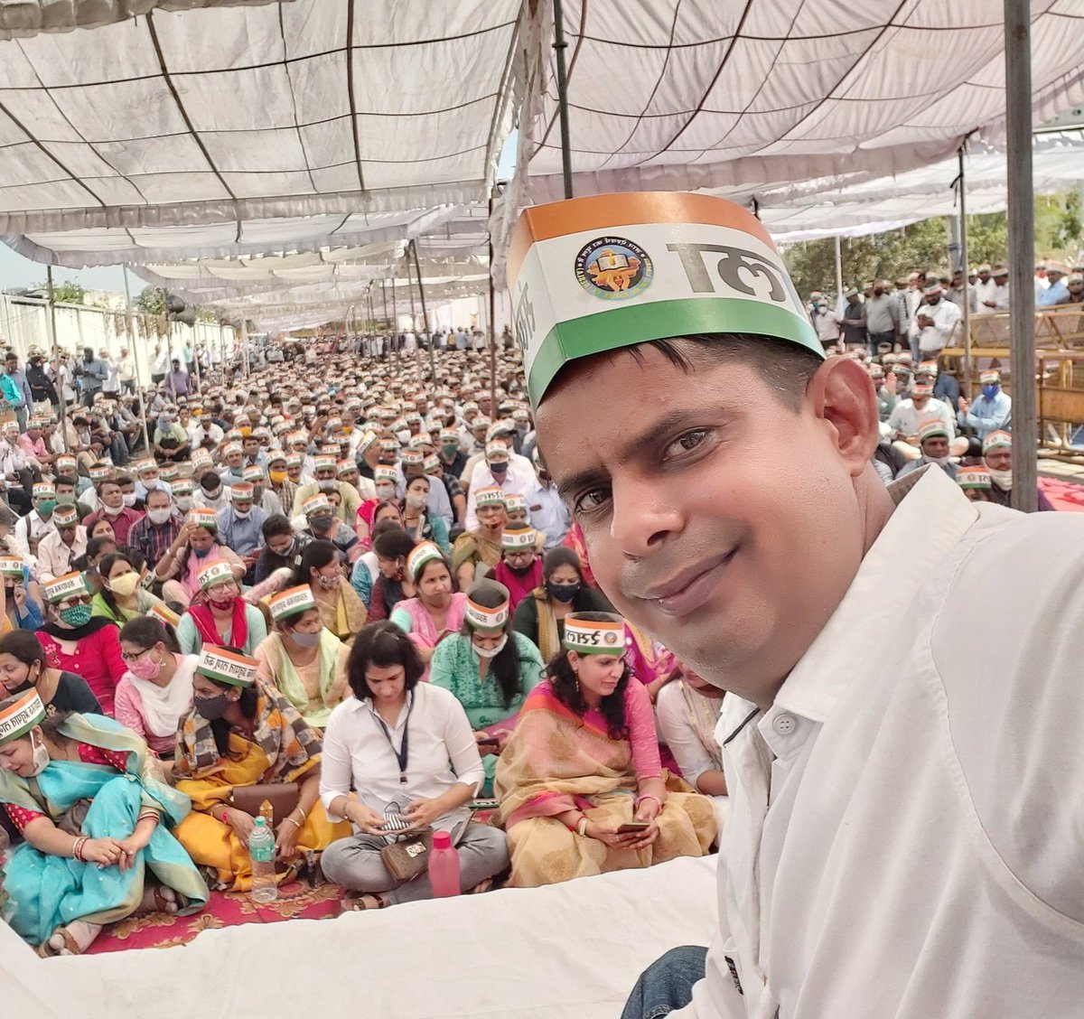 ramsa_jakhar's tweet photo. गांधी को मानने वाले कभी नहीं हारते।
लडते है और जीतते हैं।

राजस्थान सरकार का राजस्थान शिक्षा सेवा नियमों में ऐतिहासिक परिवर्तन पर हार्दिक आभार। माननीय मुख्यमंत्री @ashokgehlot51 जी, माननीय शिक्षा मंत्री @GovindDotasra जी का धन्यवाद। सभी व्याख्याताओं को बधाई @ramsa_jakhar
जय रेसला https://t.co/igQodVeXp5