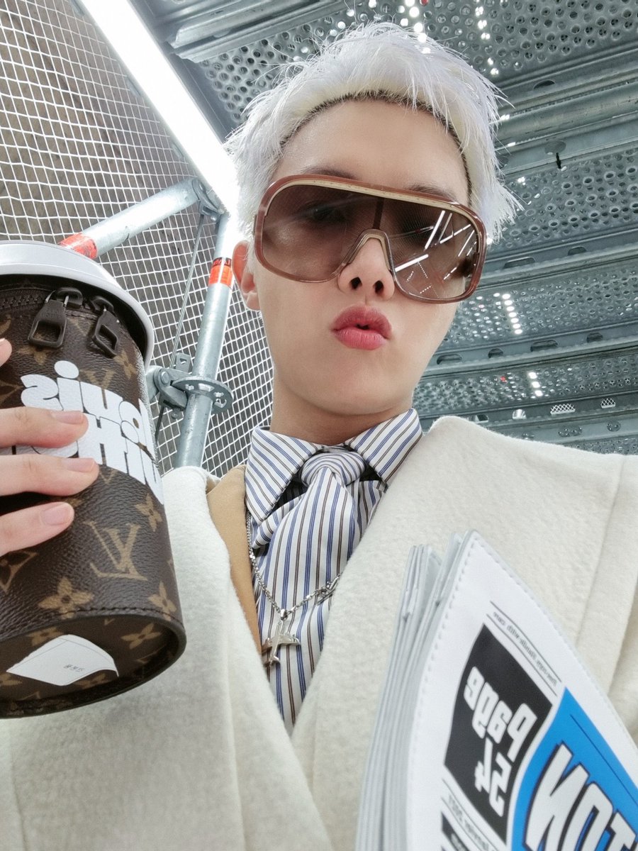 World Music Awards On Twitter Bts Jhope Oozes Style In Latest Pics From The Louisvuitton Runway Show After Trending Worldwide And Ranking 1st In The 2nd Part Of The Topface2021rank Https T Co Gkoklqvhdb