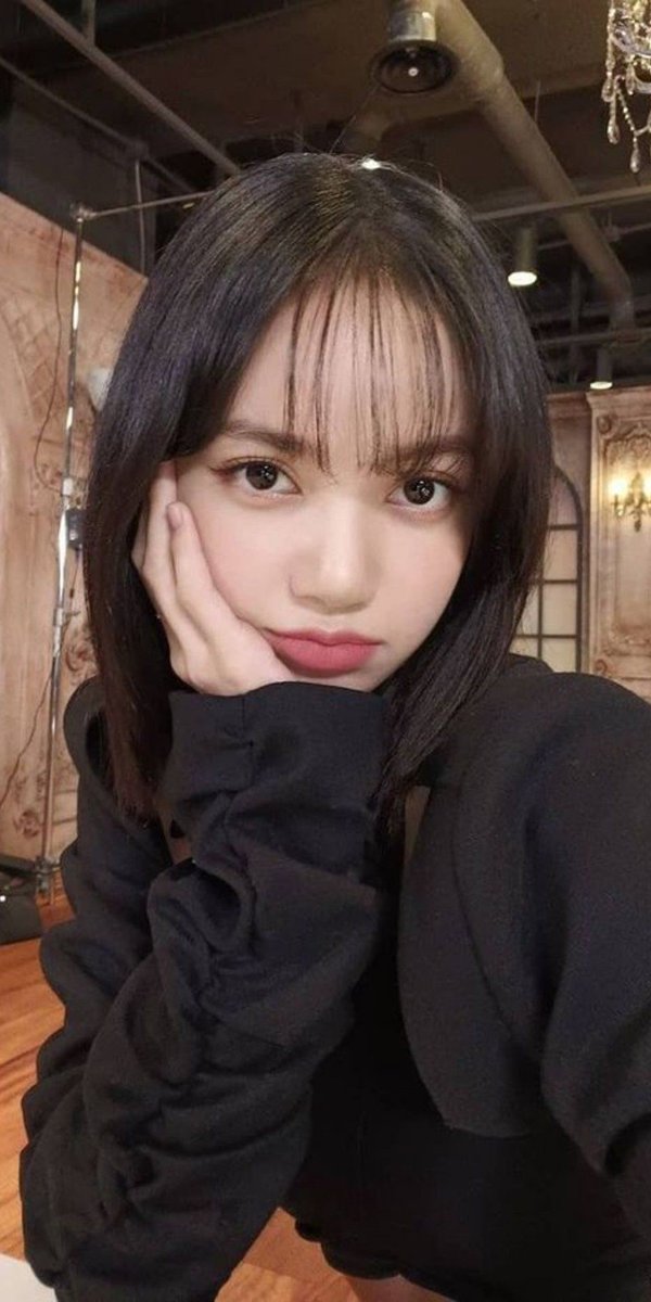 jennieesvida's tweet photo. Miren qué linda que es, no puede ser más hermosa #blackpinkdiamond #blackpinkpretty #blackpinkdior #blackpinkforever #lisapretty #lisaforever #WeLoveYouLisa #Lisamanoban https://t.co/PAMkJDpyak