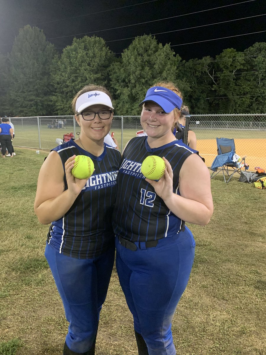 16u_blue's tweet photo. We went 2-0-1 in pool play down here in Nashville, TN!! Total team effort this week!! 14-0 v Velocity, 15-0 v Velocity, and 5-5 v Finesse!! Two bombs in the last game from @meah_morris and @BBauhman!! #2 seed heading into bracket!! Keep it going!! https://t.co/vSv7YTofVc