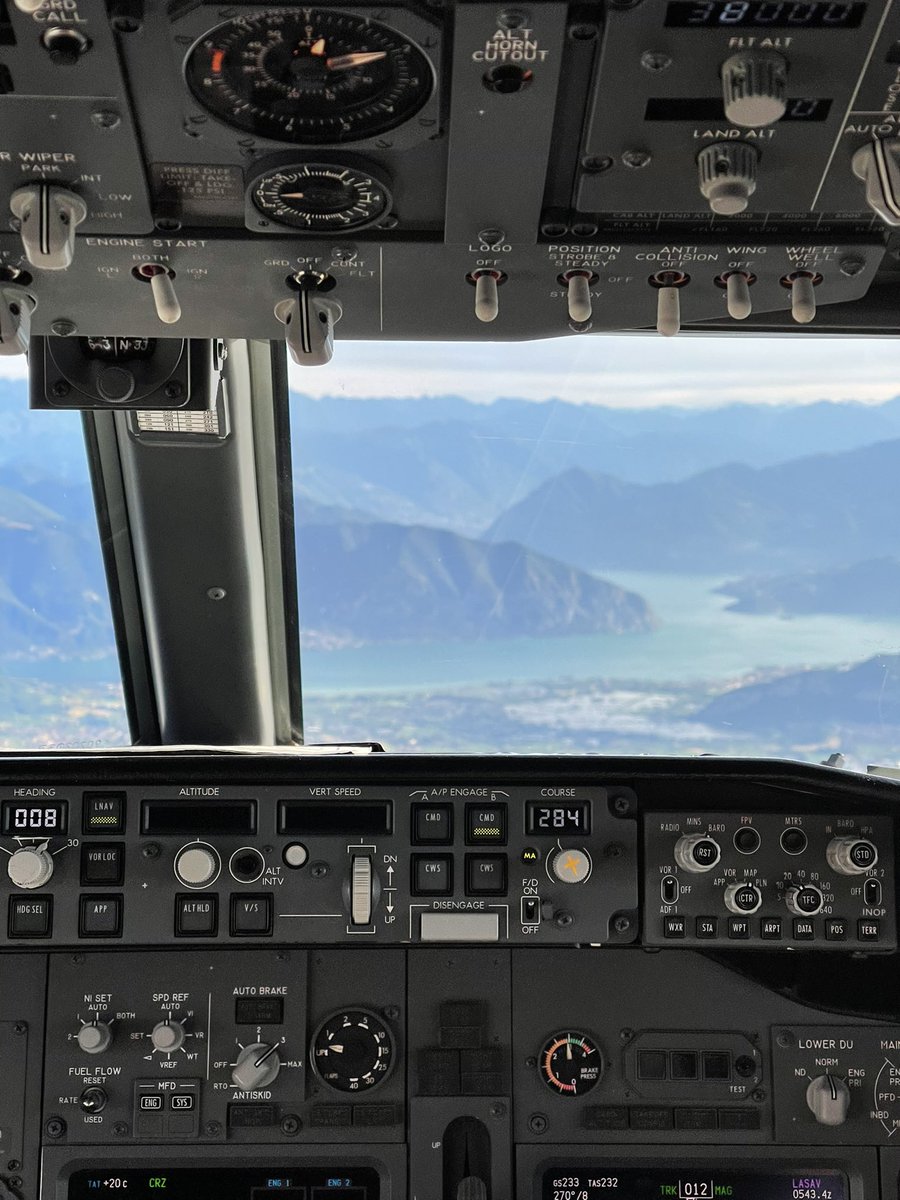 marcoalioli's tweet photo. Lago d'Iseo, Lombardia. Italy. #avgeek #lombardia #aviation #italy https://t.co/3XPV7y5F15