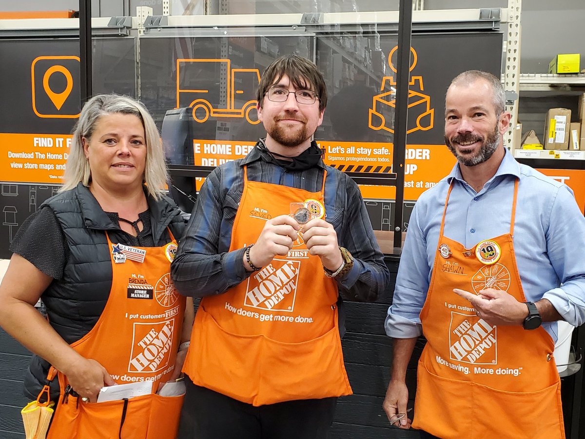 jen_gillaspie's tweet photo. Congratulations to DS Steven for receiving the #RVPcoin for your engagement all over the store. #HeIsEverywhere #teamAberdeen #GETtingRecognized @BlankenshipSB @AkinsMel @GascoyneSteve @8964THD @demcclain22 @8964KateJones @ChrisG8964 https://t.co/8OG8iLZfVF