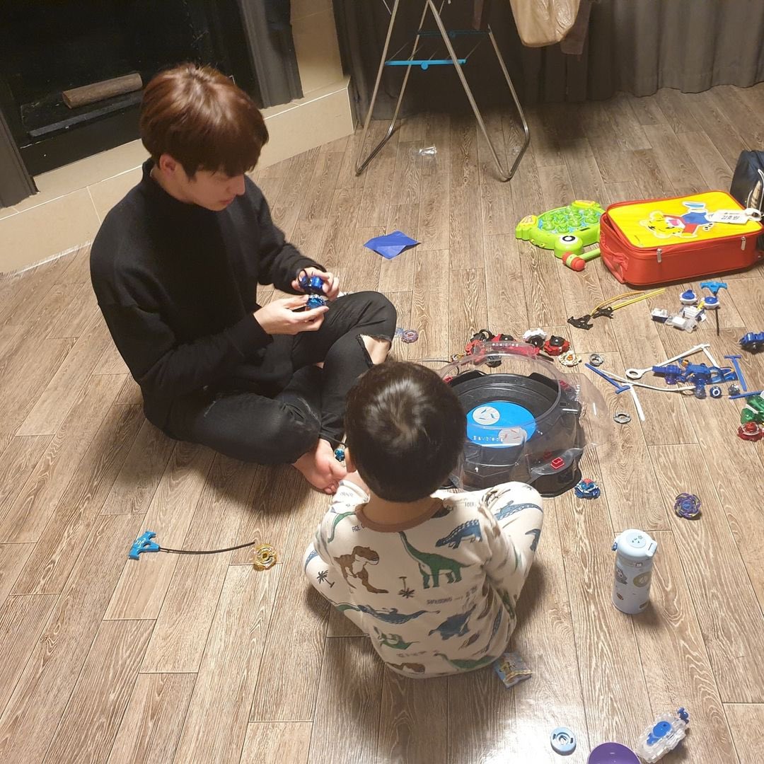 kimyottis's tweet photo. 상연이 삼촌모먼트

인스타 올라온 순으로..
(시간순은아님) https://t.co/R9delNhmku