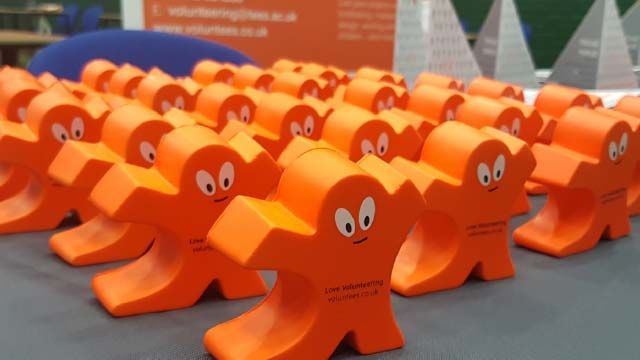 TeesUniSCEDT's tweet photo. Get involved in some volunteer work within a sector of your choosing? Check out our @Voluntees page. Looking to work as a photographer, social media content developer or volunteer at your local rugby club? Take a look! 
 
 Click here 👉https://t.co/kLLqDU4zJB
#Volunteer #Teesside https://t.co/hncZgaCBW0