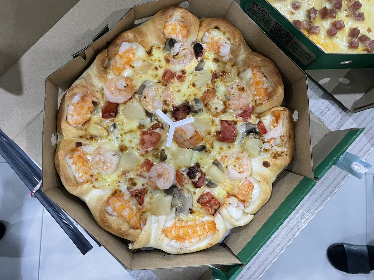 pattycawai's tweet image. ลูกบ้านพ้นกักตัวอย่างปลอดภัย และนำอาหารมาให้ฝ่ายจัดการฯ รวมถึงทีมงานนิช โมโน สุขุมวิท 50 ทุกคน เพื่อเป็นการขอบคุณ  ฝ่ายจัดการฯ ยินดีให้บริการลูกค้าทุกท่านเสมอค่ะ “พลัส ดูแลจากใจ ห่วงใยคุณ” #pluspropertymanagement #NicheMonoSkv50