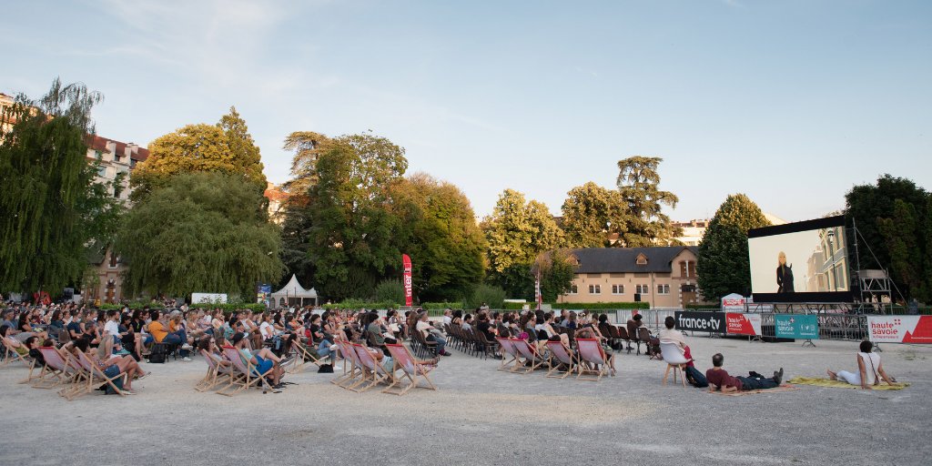 _CITIA's tweet photo. #ProjectionsPleinAir 🎬 🌙
☺️ #annecysanime encore durant l'été avec 2 projections plein air gratuites au cœur du Haras !
🐟 Le chant de la mer, samedi 17 juillet à 22h
🐧 Le Mystère des pingouins, samedi 14 août à 21h30
👉 Par ici pour + d'infos : https://t.co/MlNUS182ds https://t.co/yUZz4nQmJ5