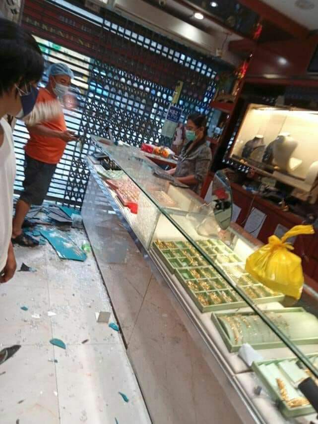 IrrawaddyNews's tweet photo. A bomb exploded Thursday afternoon at a Yangon jewelry shop owned by junta-appointed social welfare minister Daw Thet Thet Khaing. (Photo: CJ)

#WhatsHappeningInMyanmar https://t.co/x96V0dcp8y
