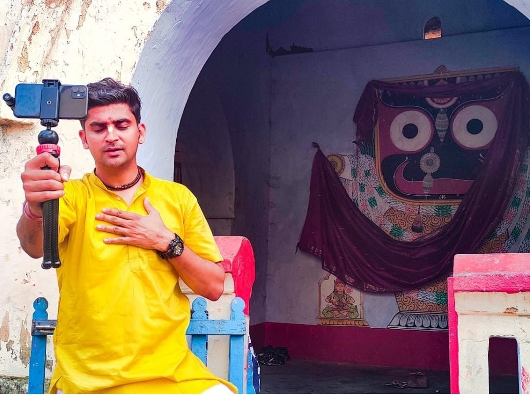 KrishnaDiyaDas1's tweet photo. What's wrong If a youtube Influencer wants to cover RathYatra live while taking all the necessary precautions? 
#RathYatraWithGKD #wesupportGKD
@JagannathaDhaam @SJTA_Puri 
 @Krishan_Kumar09  @CMO_Odisha @drvishal_ips @samarth_verma 
@mainhugyaani
 @flyingbeast320 @NeonMan_01 https://t.co/UN4VR4QZ8Q