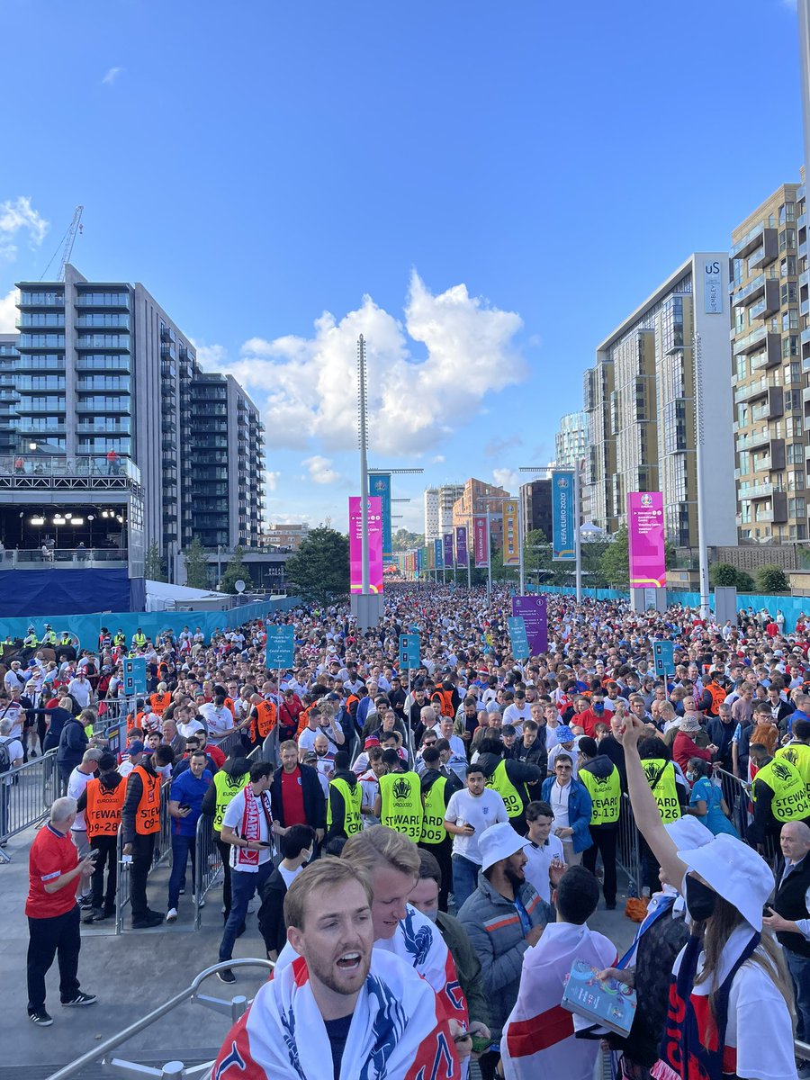 robbo5099's tweet photo. What a night England… Oh what a night 🏴󠁧󠁢󠁥󠁮󠁧󠁿⚽️❤️😀 @England #ItsComingHome https://t.co/0sg4aK7KtO