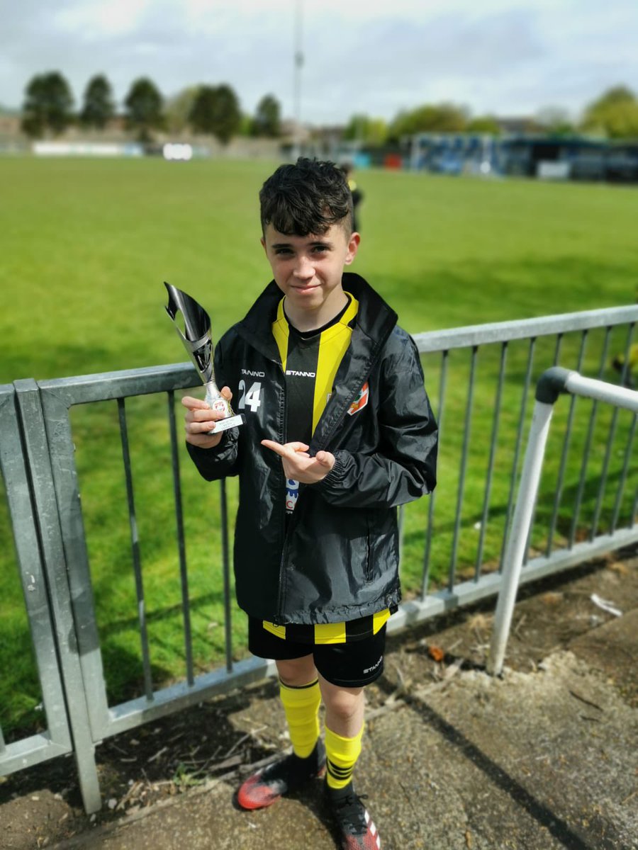 aimeecharmorris's tweet photo. @England  This is my 13 year old nephew Josh, he is a huge football fan and a promising young player. Yesterday he broke his leg playing football and missed the match whilst in hospital. Today he is being operated on. A shout out from you guys would really cheer him up! 😀 https://t.co/I2ULrZxJaF