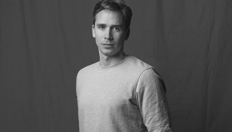 theindustryfash's tweet photo. NEW PODCAST: @asketsthlm Co-founder, August Bard Bringéus
https://t.co/CeeHFkM4Rl
#Entrepreneur #asket #fashionpodcasts https://t.co/sYiemZhSvN