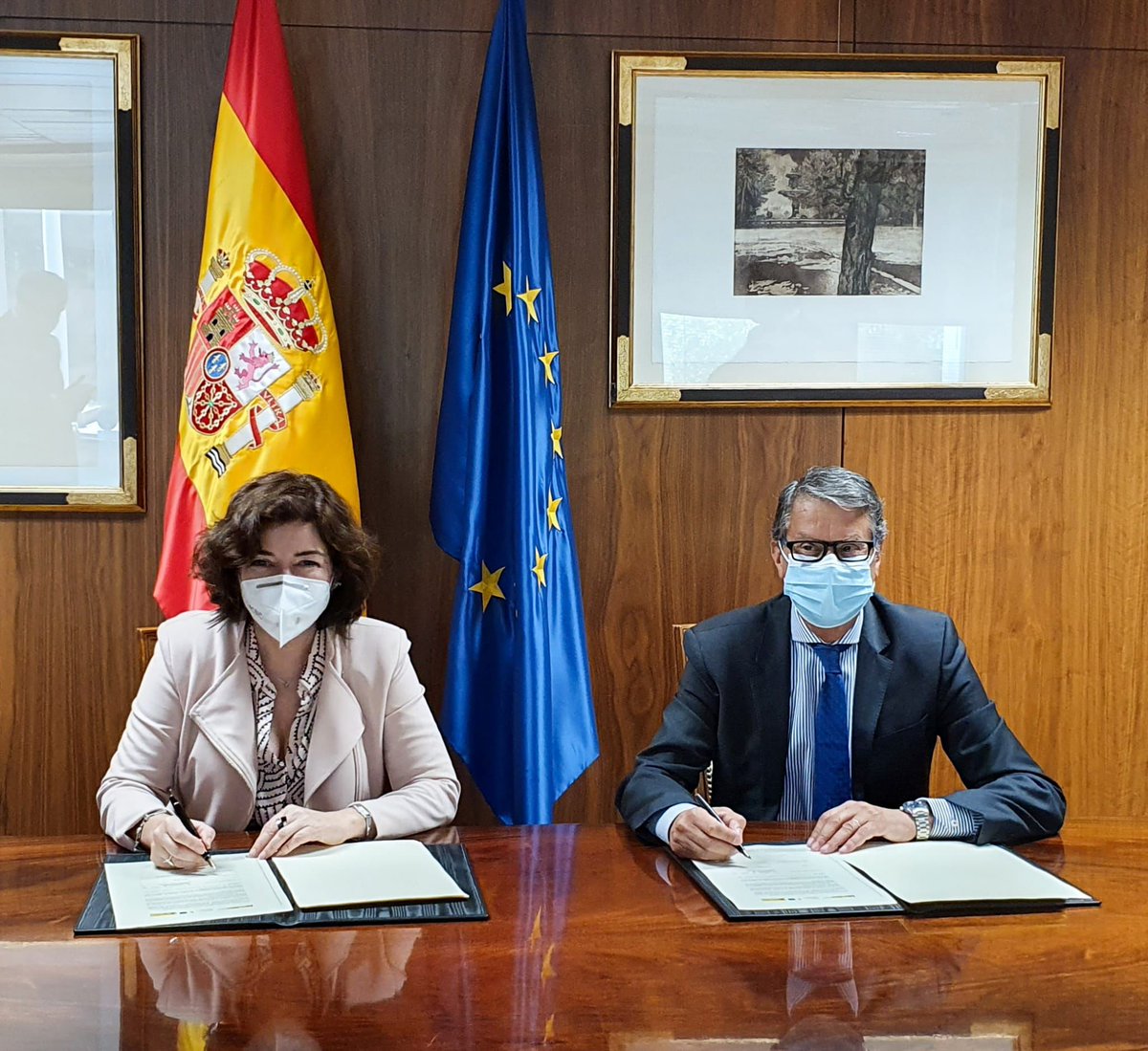 interiorgob's tweet photo. 🔴El @interiorgob y el @_minecogob han firmado un acuerdo para desplegar un Sistema de Alertas Públicas de grandes catástrofes o emergencias inminentes

📲 Los mensajes de alerta se transmitirán a través de las redes de telefonía móvil

➕ℹ️👉https://t.co/LafQO6cX8B https://t.co/EwHoUXgn45