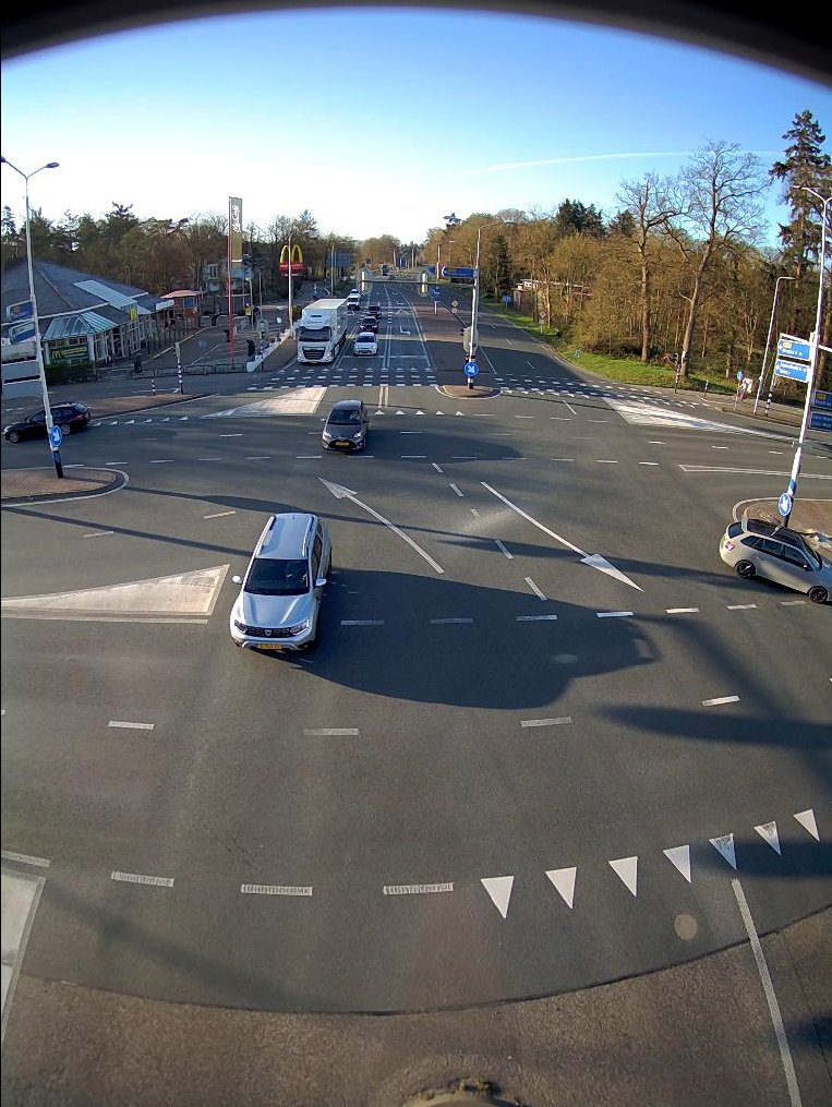 Voor <a href="/ProvUtrecht/">Provincie Utrecht</a> zetten we op de N237 #slimmecameras in, die beelden analyseert om weginspecteurs te ondersteunen bij #incidentdetectie. Eind juni vond een geslaagde test plaats waarbij situaties van afwijkend #verkeersgedrag werd gesimuleerd.
Lees meer: bit.ly/3hQjDsn