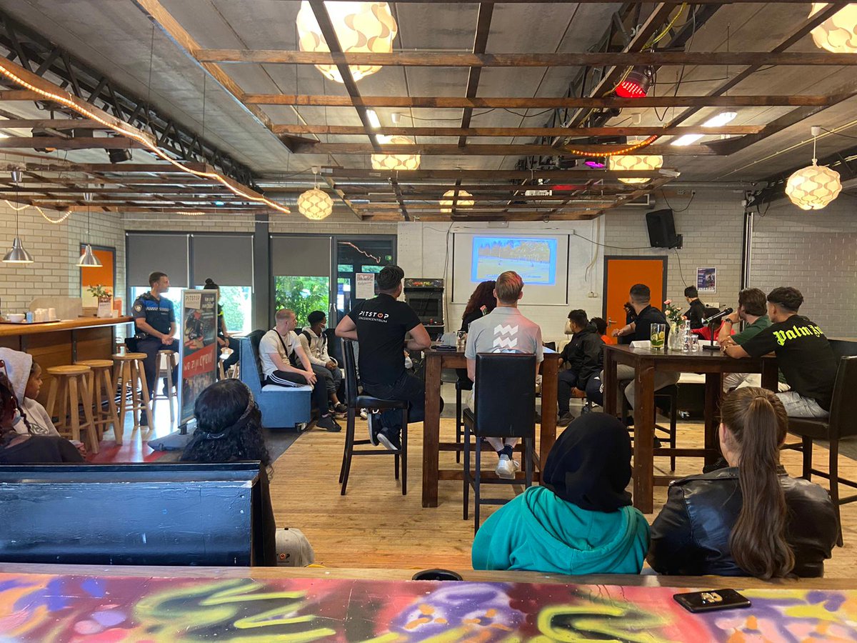 Gisteren mochten we bij Jongerencentrum Pitstop een bijdrage leveren aan het gesprek met jongeren en professionals over de impact die corona heeft gemaakt op jongeren. 
<a href="/EindhovenSport/">Eindhoven Sport</a> #jongerenaanhetwoord #eindhoven #sport