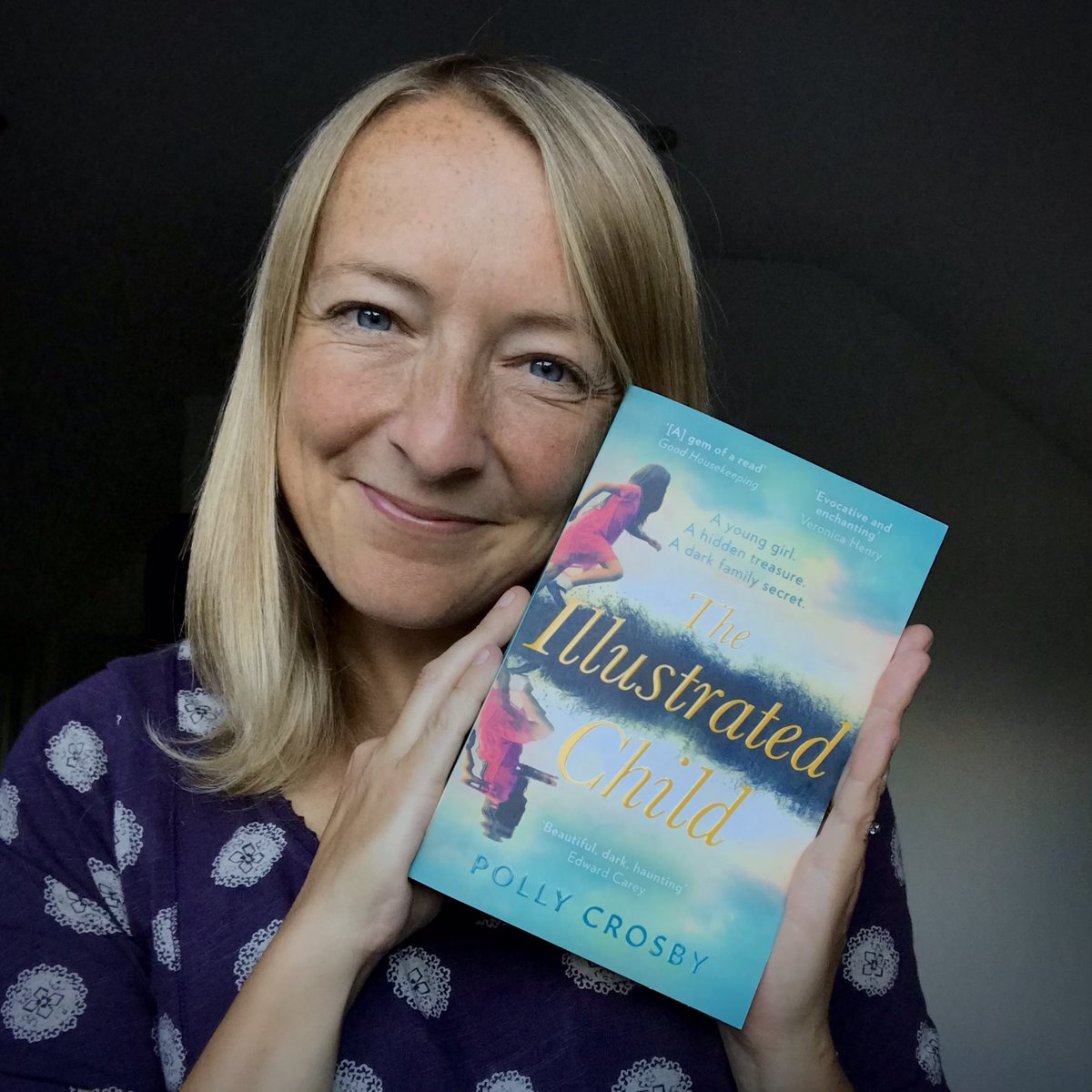 WriterPolly's tweet image. It’s paperback publication day for #TheIllustratedChild! 🥳
I’m having a big family garden party on Saturday to celebrate, but today I’m off to Suffolk - where it’s set - to sign lots of books in lots of bookshops! Hooray! ♥️
Hyperurl.co/TICPB