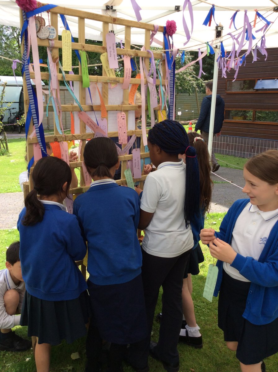 BSNJSV's tweet image. #JSVY3 being thoughtful and reflective. Proud of them. Remembering someone very special #forMrBailey