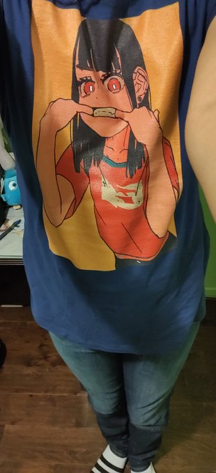 Casual streetwear. I wonder if I could pass in public... :3
#femboy #crossdresser #trans https://t.c