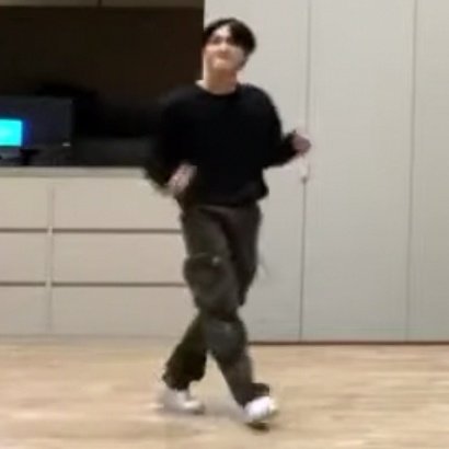 jollywonie's tweet photo. The leader is coming https://t.co/Jtytoiy9o9