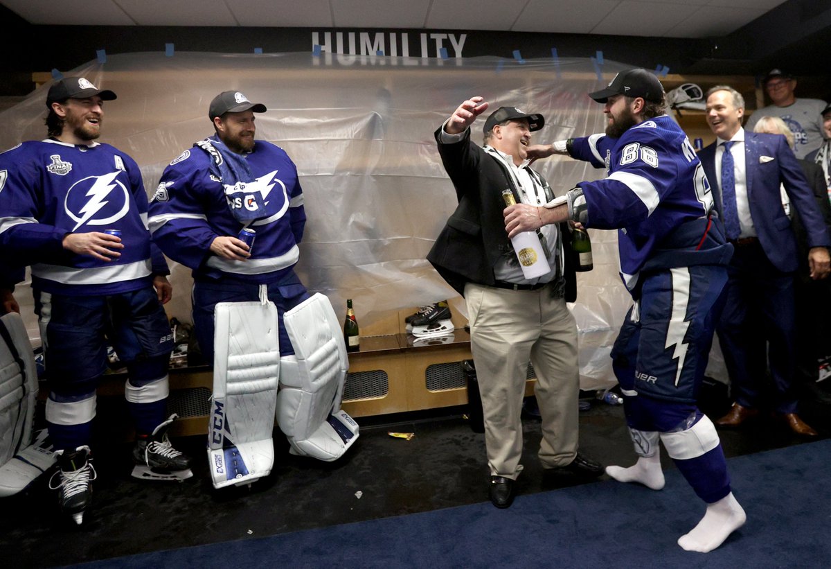 TBLightning's tweet photo. The celly pics you've been waiting for 🤩 https://t.co/PB39tTonDQ