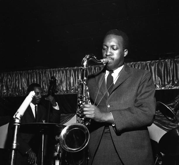 #HankMobley

~ Dippin ~
Personnel
Hank Mobley : (ts)
Lee Morgan : (tp)
Horold Mabern, Jr. : (p)
Larry Ridley : (b)
Billy Higgins : (ds)

Recorded : June 18, 1965

Hank Mobley - Recado Bossa Nova youtu.be/_JwZSnEb3Yo  #Jazz #Bossa