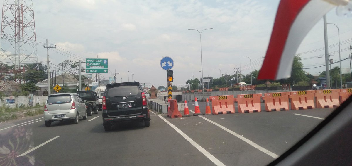 #PPKM yg akan masuk malang dari arah surabaya melewati karanglo dari arah manapun ditutup, akan masuk tol ditutup,  <a href="/LalinNews/">Traffic Malang</a> <a href="/cityguide911fm/">City Guide 911 FM</a> <a href="/kabmalanginfo/">KAB MALANG INFO</a> <a href="/RRIMalang/">RRI Malang I Kanal Informasi dan Inspirasi</a> <a href="/Senaputra_FM/">Senaputraᅠᅠᅠᅠᅠᅠᅠᅠᅠ</a> <a href="/infomalang/">Info Malang</a> haruse ono penjagaane sesuaikan dg aturan brlaku (kepentingan, surat sehat, dll)
