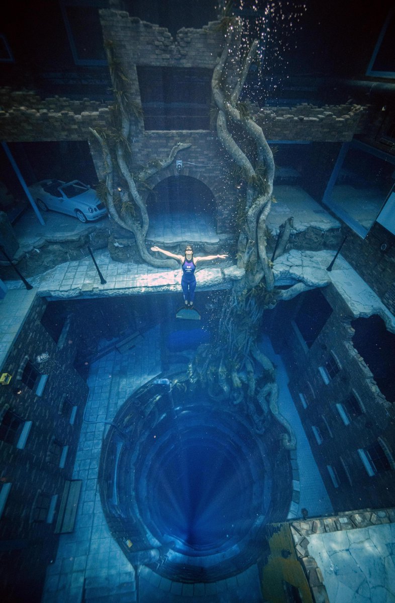 Dubai Tourism on Twitter: "Dive into another world at the deepest swimming  pool for diving in the world. At an incredible depth of 60.02 meters and  with 14 million litres of water,