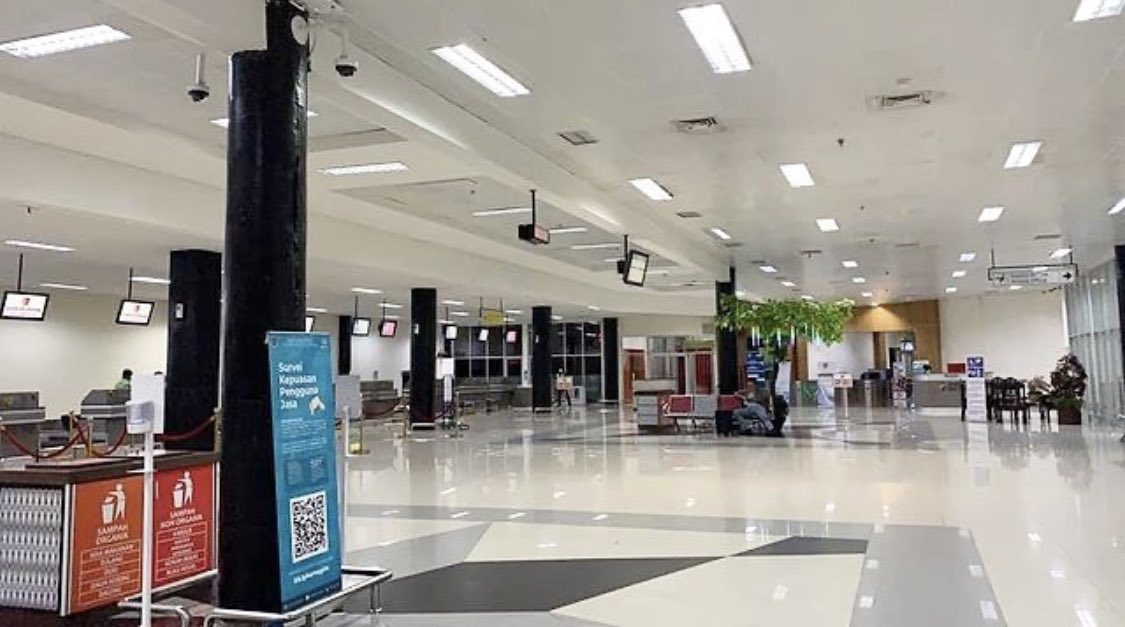 infopalu (@infopalu) on Twitter photo Counter Check In Bandara Mutiara Sis Aljufri tampak sepi sejak pemberlakuan PPKM Darurat Jawa dan Bali seperti hasil pantauan tim <a href="/SSCI_Palu/">Skyscrapercity Palu</a> Selasa (06/07).
.
Selain itu maskapai melakukan beberapa cancel flight. Semoga keadaan lekas pulih kembali
Repost: <a href="/SSCI_Palu/">Skyscrapercity Palu</a> Counter Check In Bandara Mutiara Sis Aljufri tampak sepi sejak pemberlakuan PPKM Darurat Jawa dan Bali seperti hasil pantauan tim <a href="/SSCI_Palu/">Skyscrapercity Palu</a> Selasa (06/07).
.
Selain itu maskapai melakukan beberapa cancel flight. Semoga keadaan lekas pulih kembali
Repost: <a href="/SSCI_Palu/">Skyscrapercity Palu</a>
