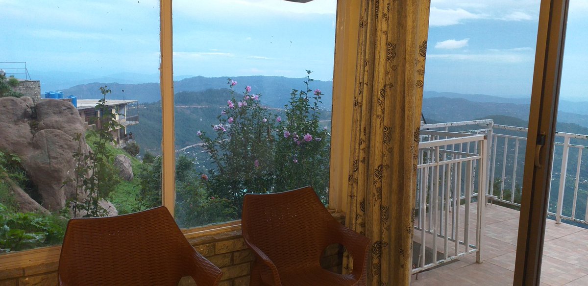 Awesome_Murree's tweet photo. Bird's Eye View from Terrace of Furnished Cottage Flat in Kashmir Point, Murree Pakistan. Rent @ 0331-5756125
#karachi #islamabad #lahore #Peshawar #tourism #Travel #tour #sindh #Multan #faisalabad #larkana #hyderabad #Dubai #uk #bahawalpur #Punjab #Jehlum #Telecom https://t.co/bELufXOssJ