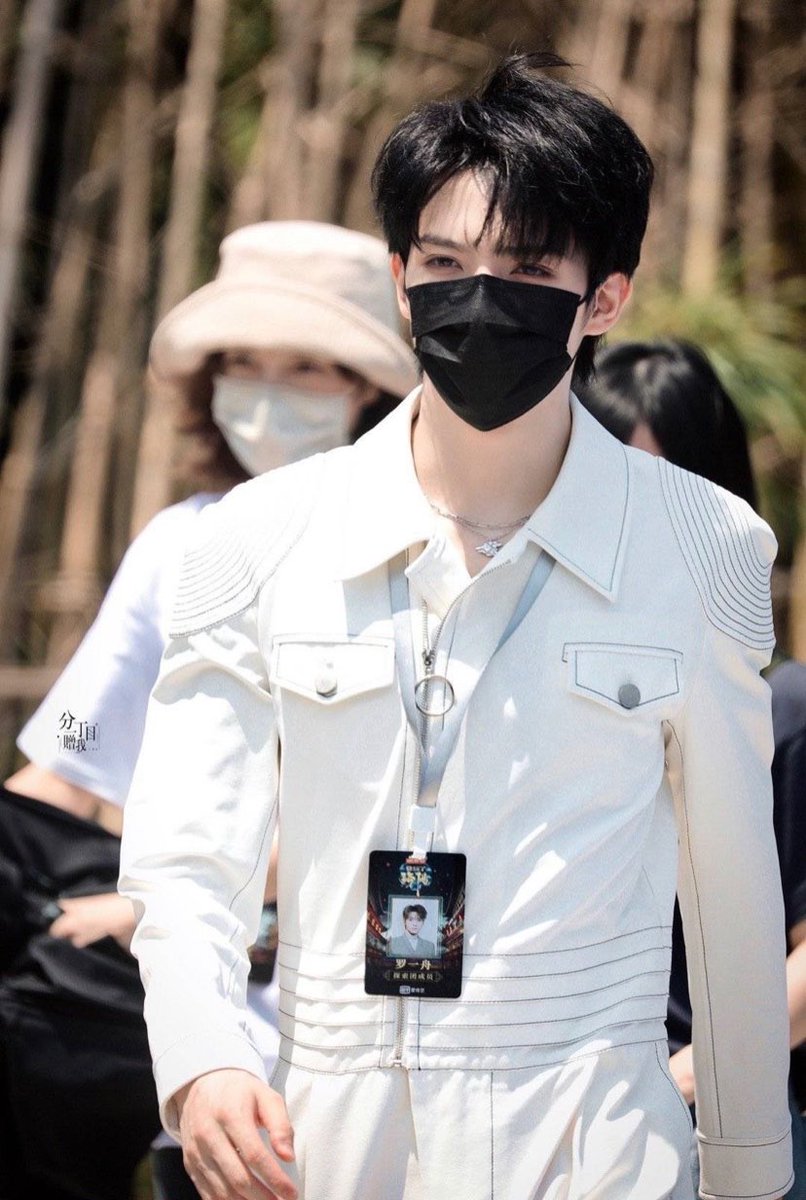 Thank you to your mum and dad for this masterpiece🤍
#LuoYizhou